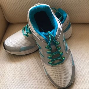 New balance running shoes